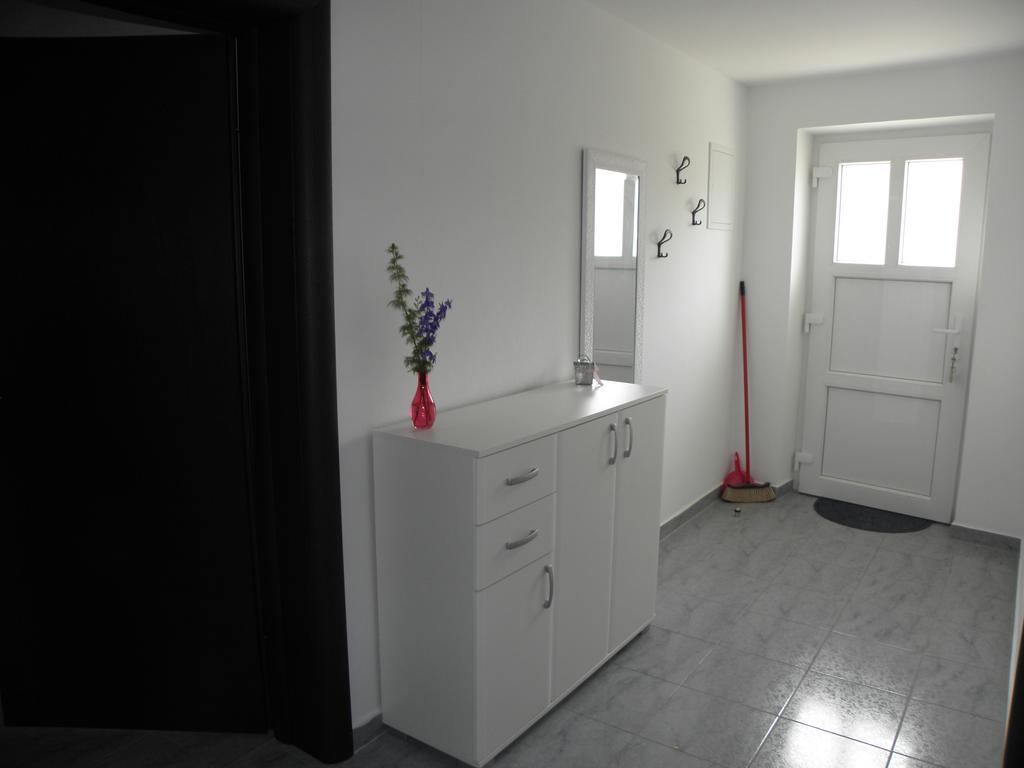 Apartment Jartic Betina  Cameră foto